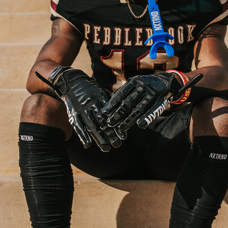 Load image into Gallery viewer, NXTRND G1™ Football Gloves Black