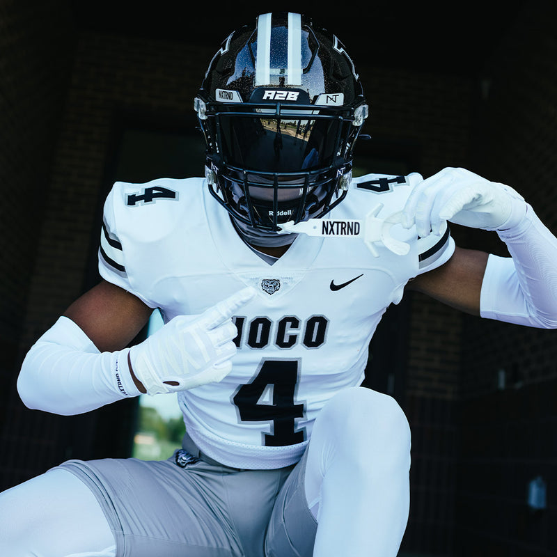 Load image into Gallery viewer, NXTRND VZR3™ Football Visor Black
