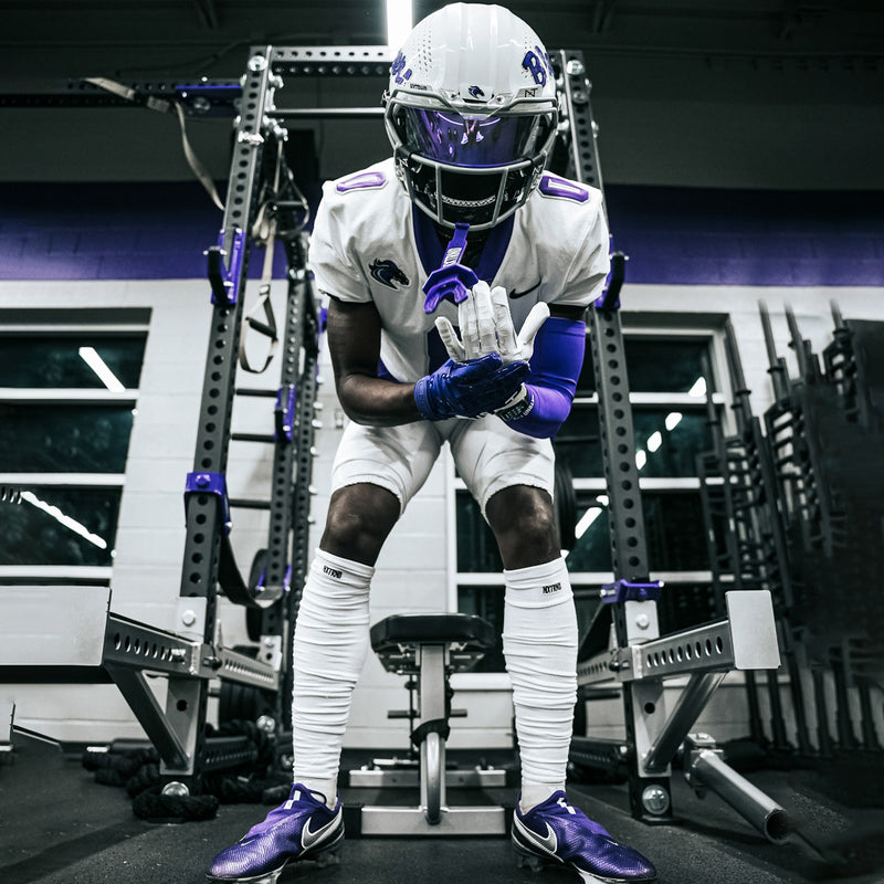 Load image into Gallery viewer, NXTRND XTD™ Scrunch Football Socks White
